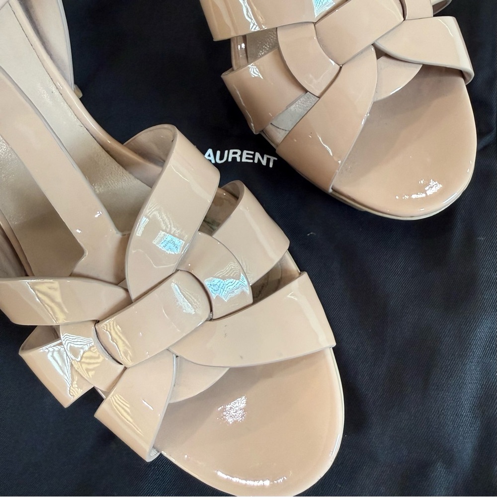 Saint Laurent | Nude Patent Leather Tribute Platform Sandals - Picture 15 of 16